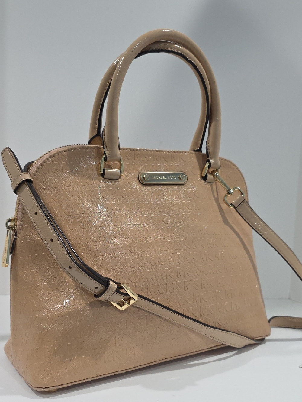 NWT ✅ MICHAEL KORS Cindy LG Dome Logo Leather Satchel OYSTER